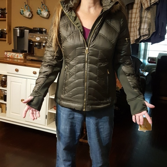 Nwt michael kors puffer olive green - Picture 7 of 8